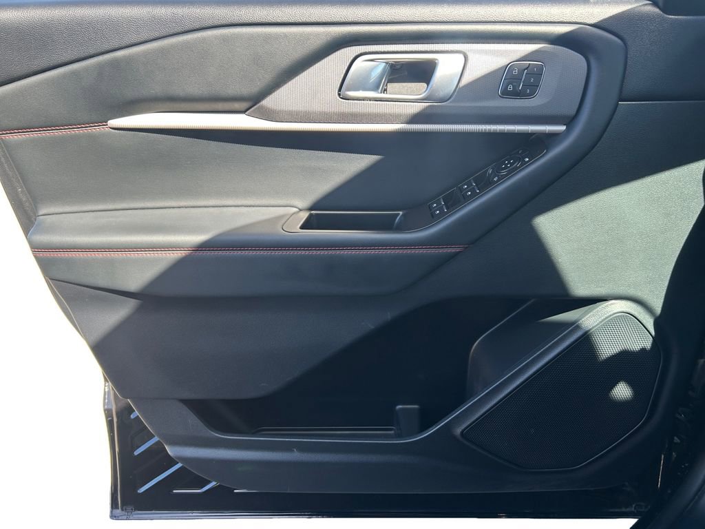 Certified 2025 Ford Explorer ST AWD/4WD image 17