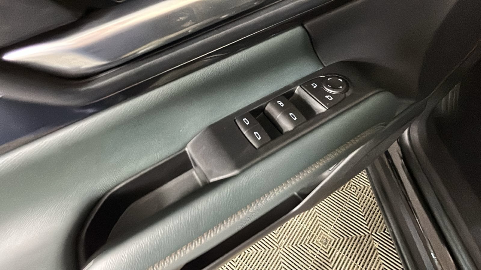 New 2026 GMC Terrain AT4 w/ Technology Package II AWD/4WD image 12