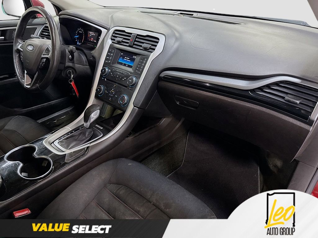 Used 2016 Ford Fusion SE w/ Equipment Group 201A image 27
