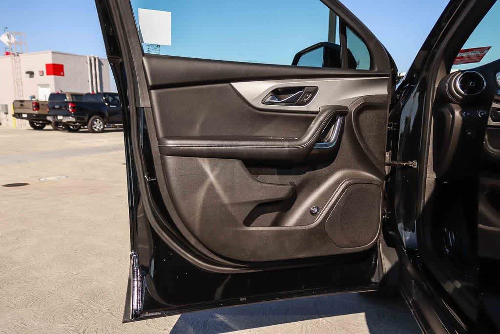 Used 2020 Chevrolet Blazer LT FWD image 21