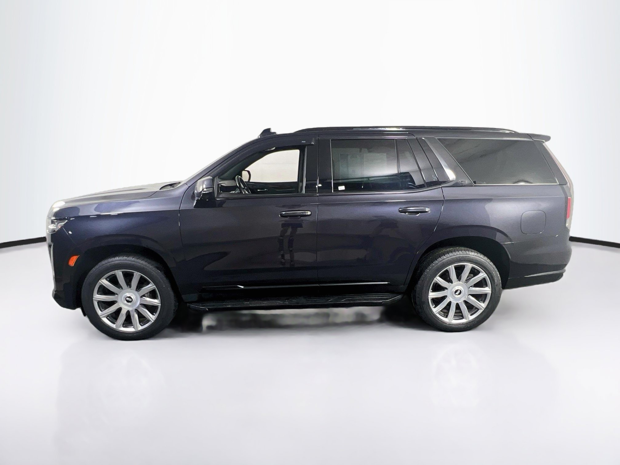 Used 2022 Cadillac Escalade Luxury w/ LPO, Illumination Package AWD/4WD image 8