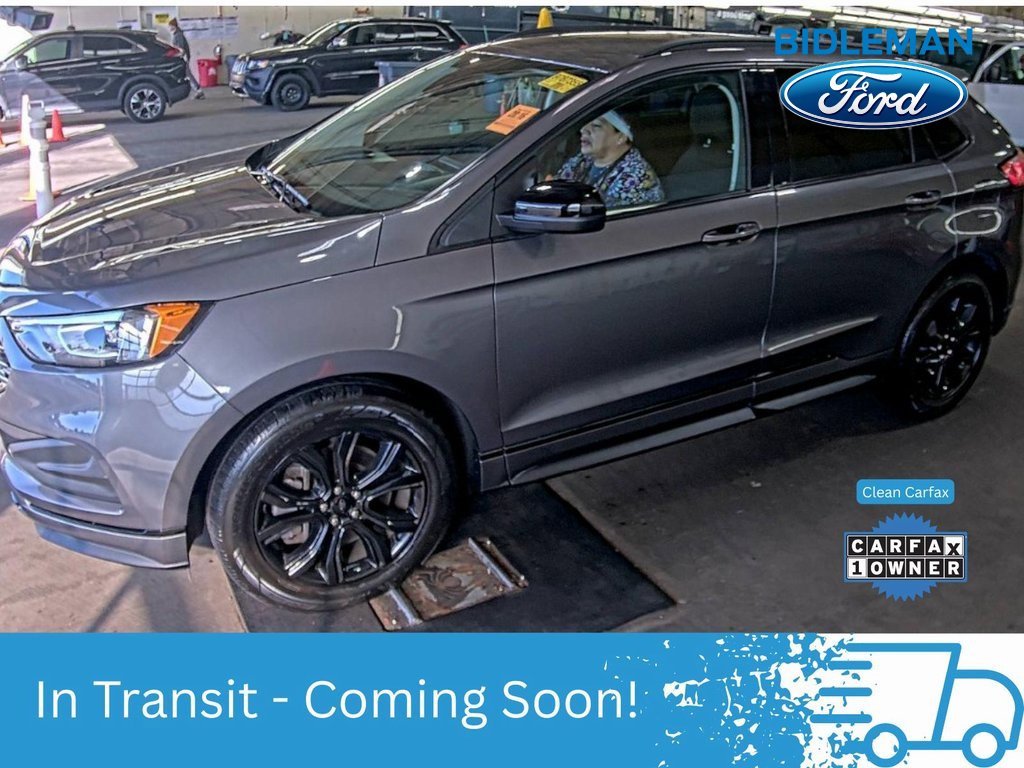 Used 2022 Ford Edge SE w/ Black Appearance Package