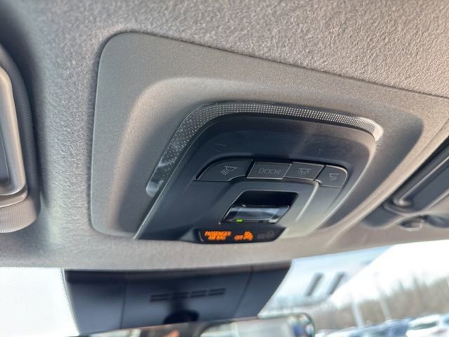 Used 2025 Toyota Corolla Cross XLE image 22