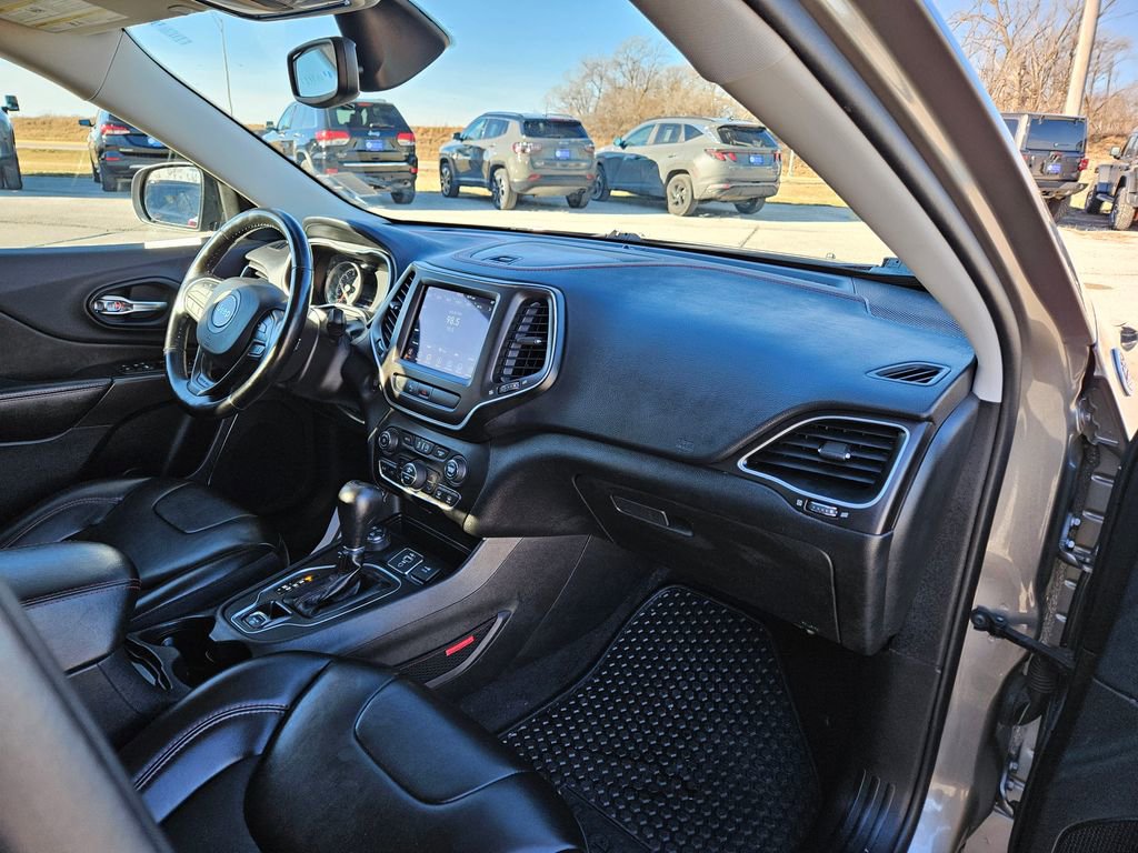 Used 2020 Jeep Cherokee Trailhawk w/ Cold Weather Group image 35