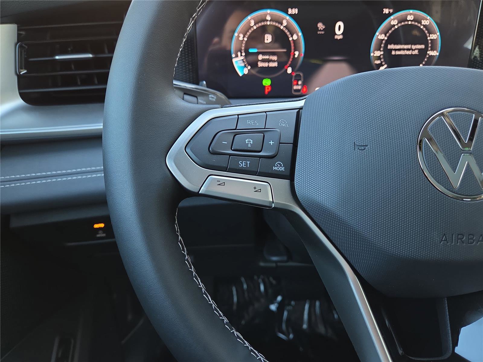 New 2026 Volkswagen Tiguan SE AWD/4WD image 14