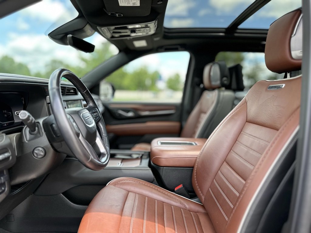 Used 2023 GMC Yukon XL Denali Ultimate image 16