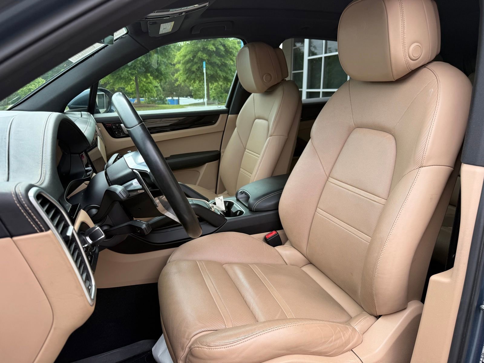 Used 2019 Porsche Cayenne S w/ Premium Package AWD/4WD image 36