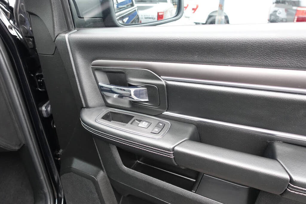 Used 2023 RAM 1500 Warlock AWD/4WD image 32