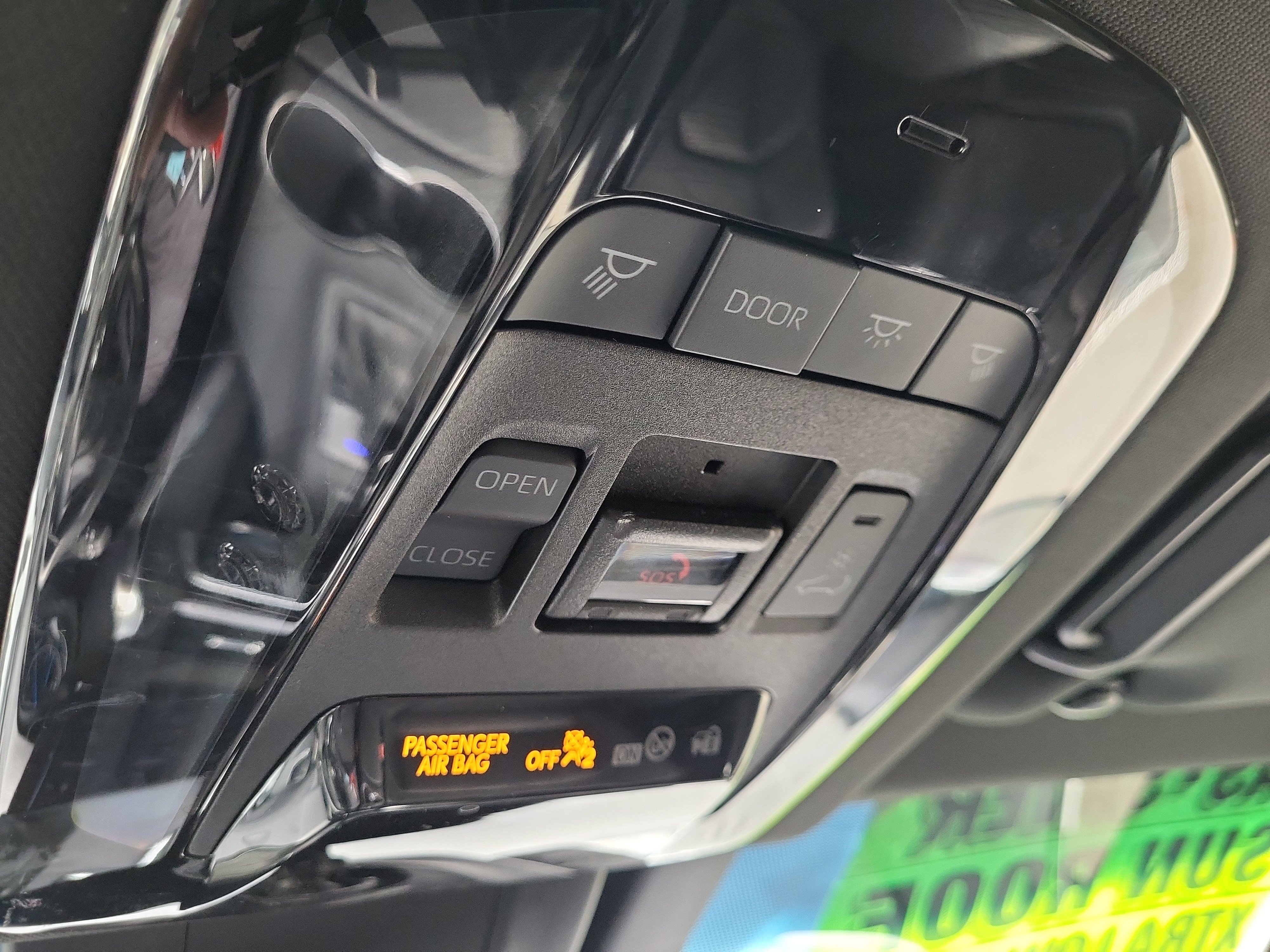 Used 2021 Toyota Venza LE image 29