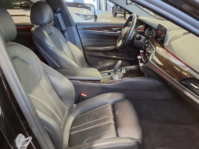 Used 2019 BMW 530e RWD image 30