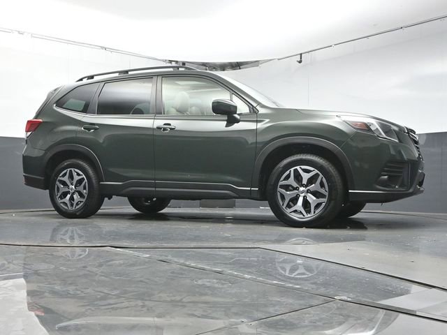 Used 2023 Subaru Forester Premium image 33