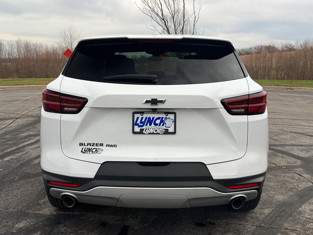 Used 2024 Chevrolet Blazer LT w/ Driver Confidence Package image 3