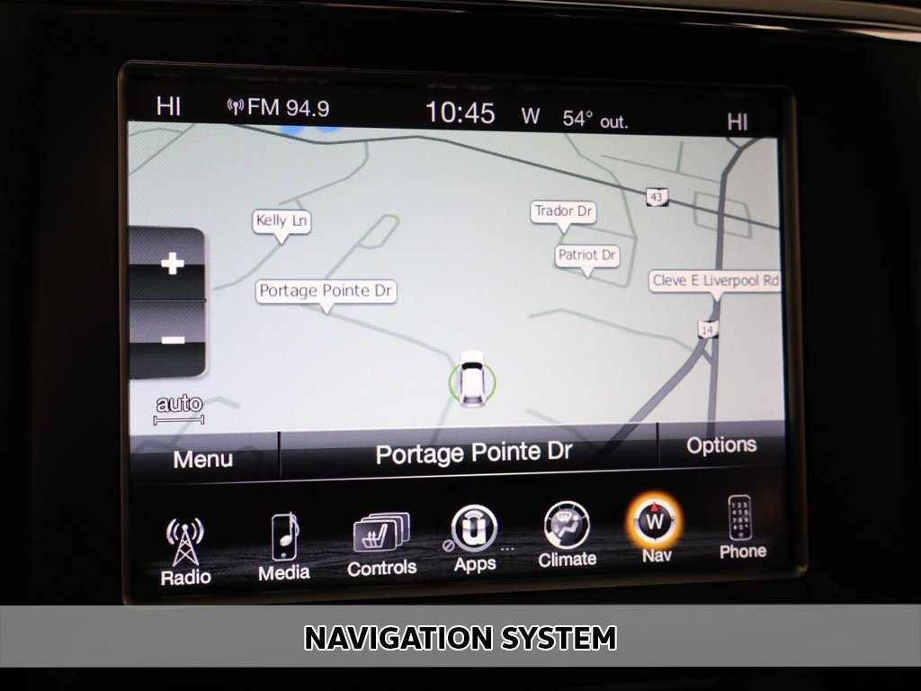 Used 2017 Jeep Grand Cherokee Altitude image 3