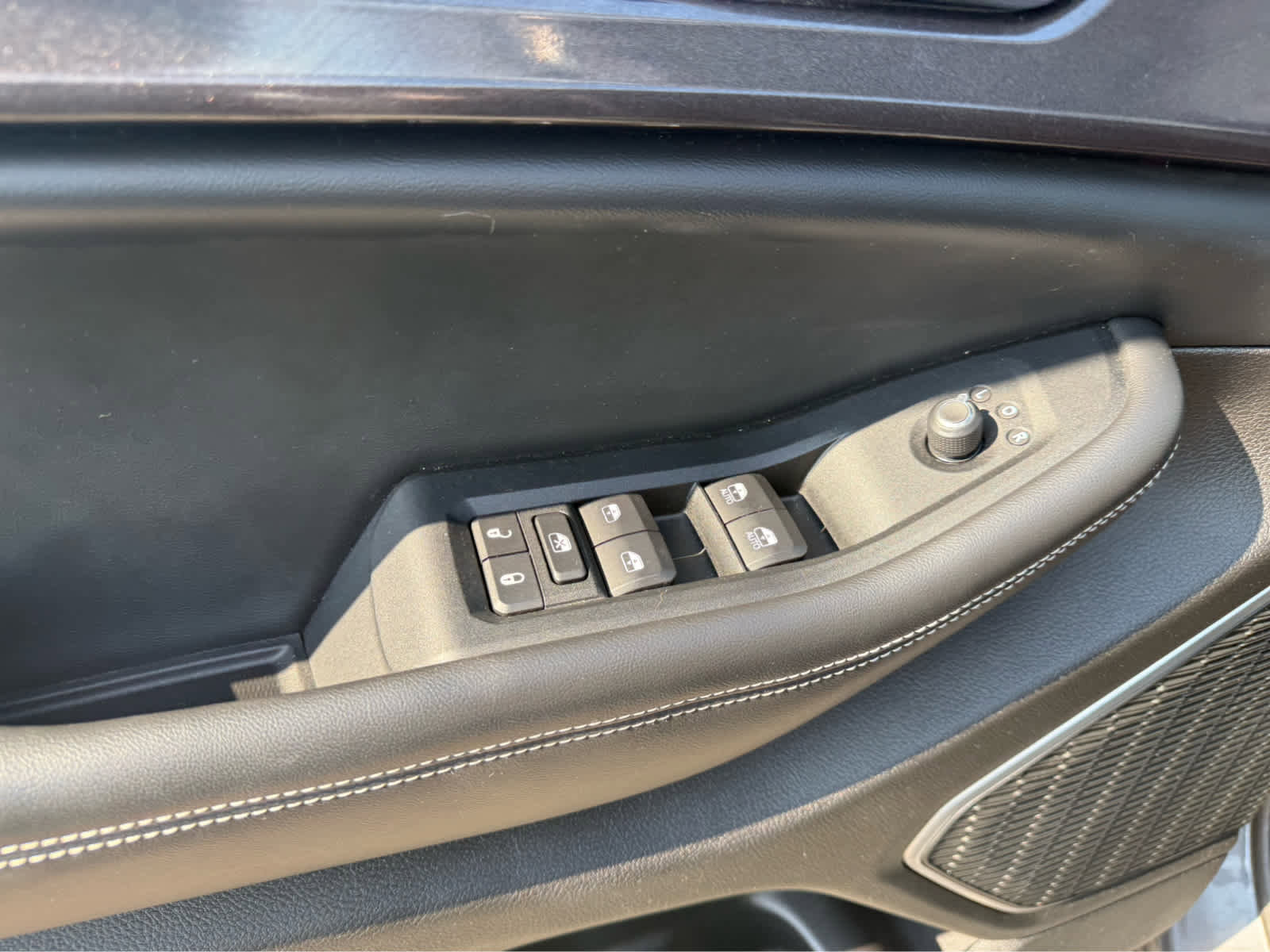 Used 2022 Jeep Grand Cherokee L Laredo w/ Luxury Tech Group I image 7