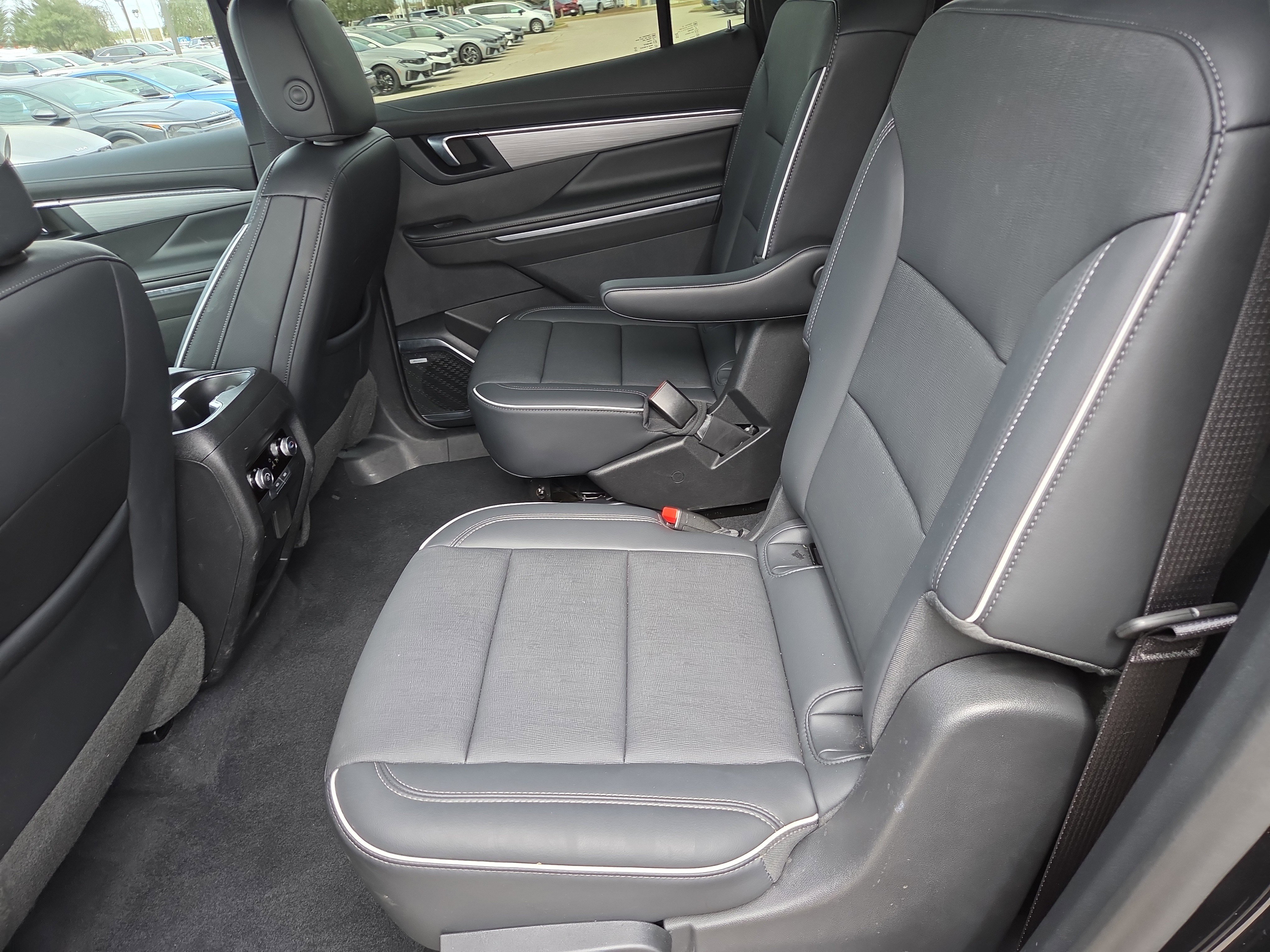 Used 2025 Buick Enclave Preferred w/ Power Package image 6