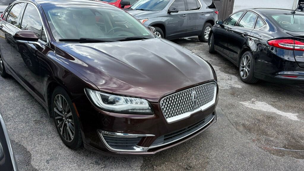 Used 2019 Lincoln MKZ Premiere image 1