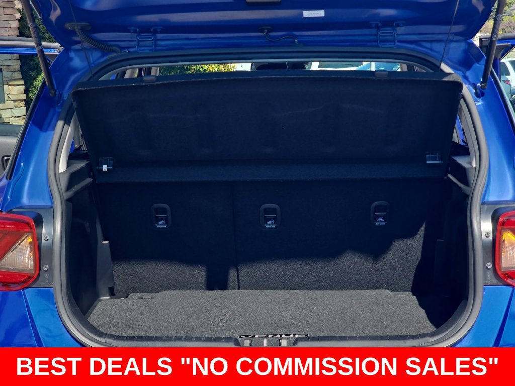 Used 2022 Hyundai Venue Limited FWD image 12