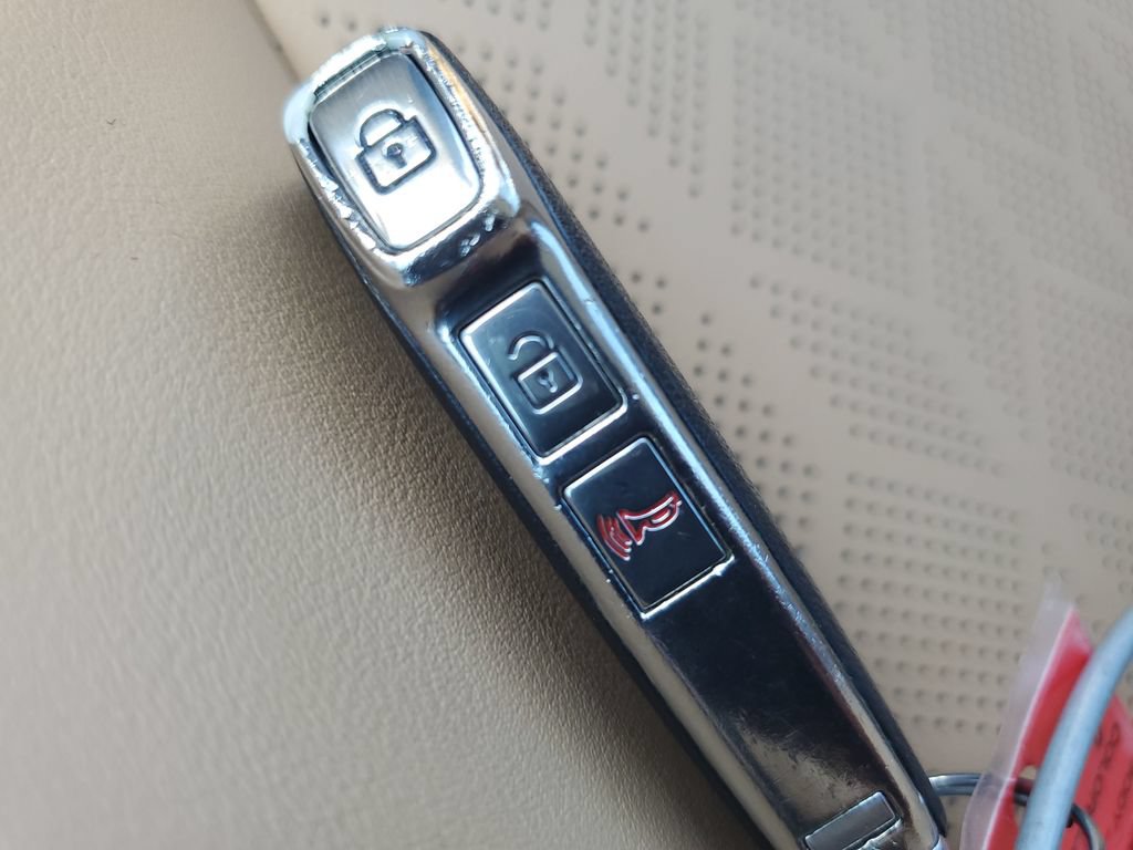 Used 2024 Kia Carnival LX FWD image 22