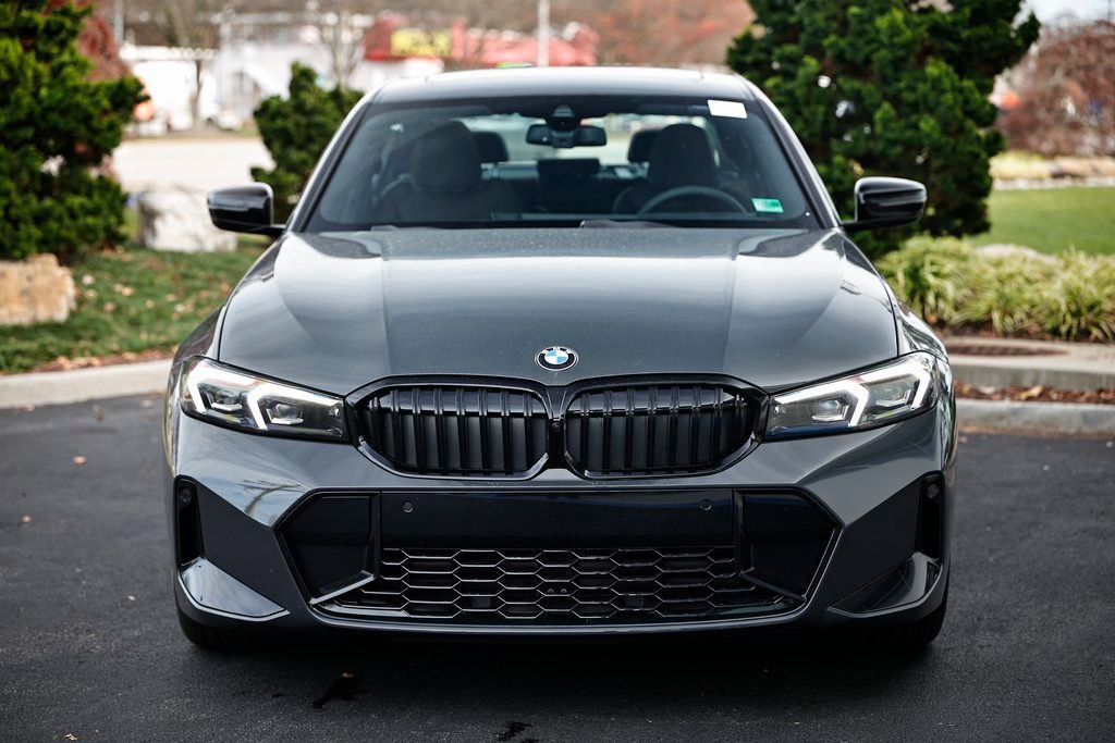 Used 2026 BMW 330i Sedan w/ M Sport Package image 13