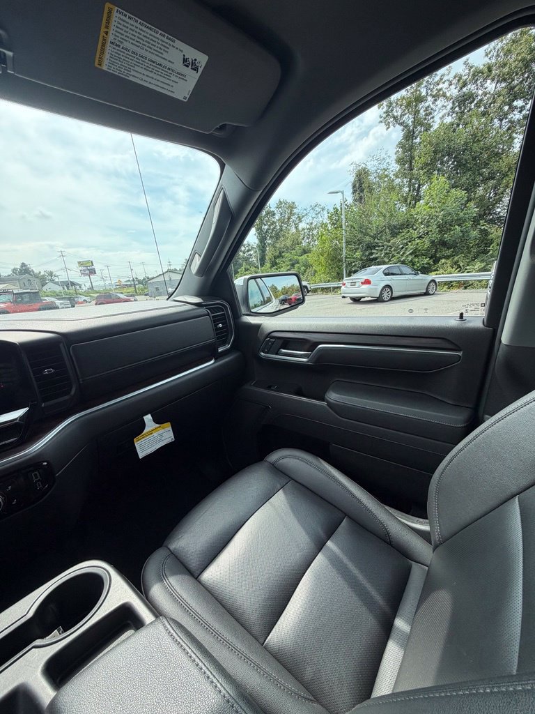Used 2025 GMC Sierra 1500 SLT AWD/4WD image 12