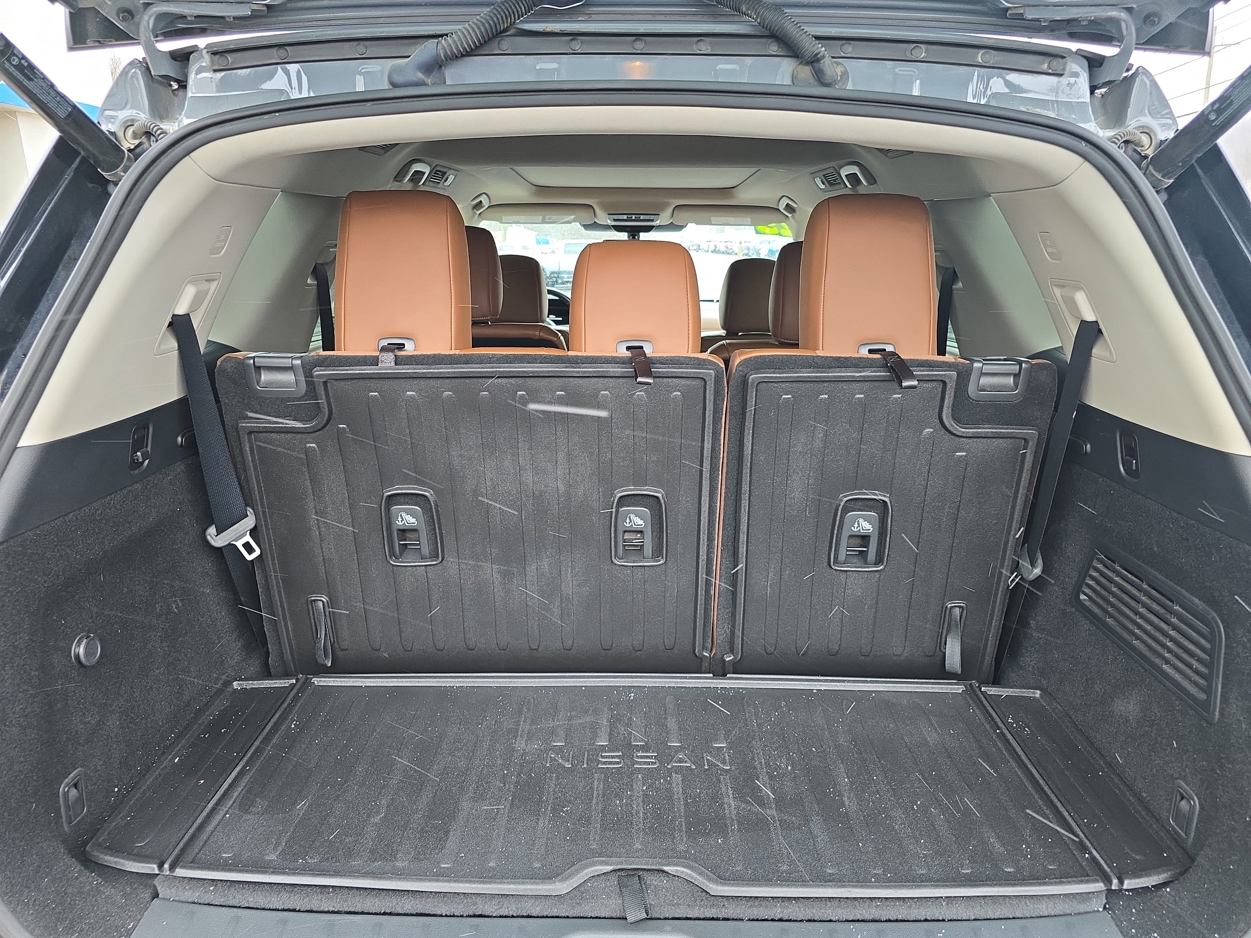 Used 2023 Nissan Pathfinder Platinum image 5