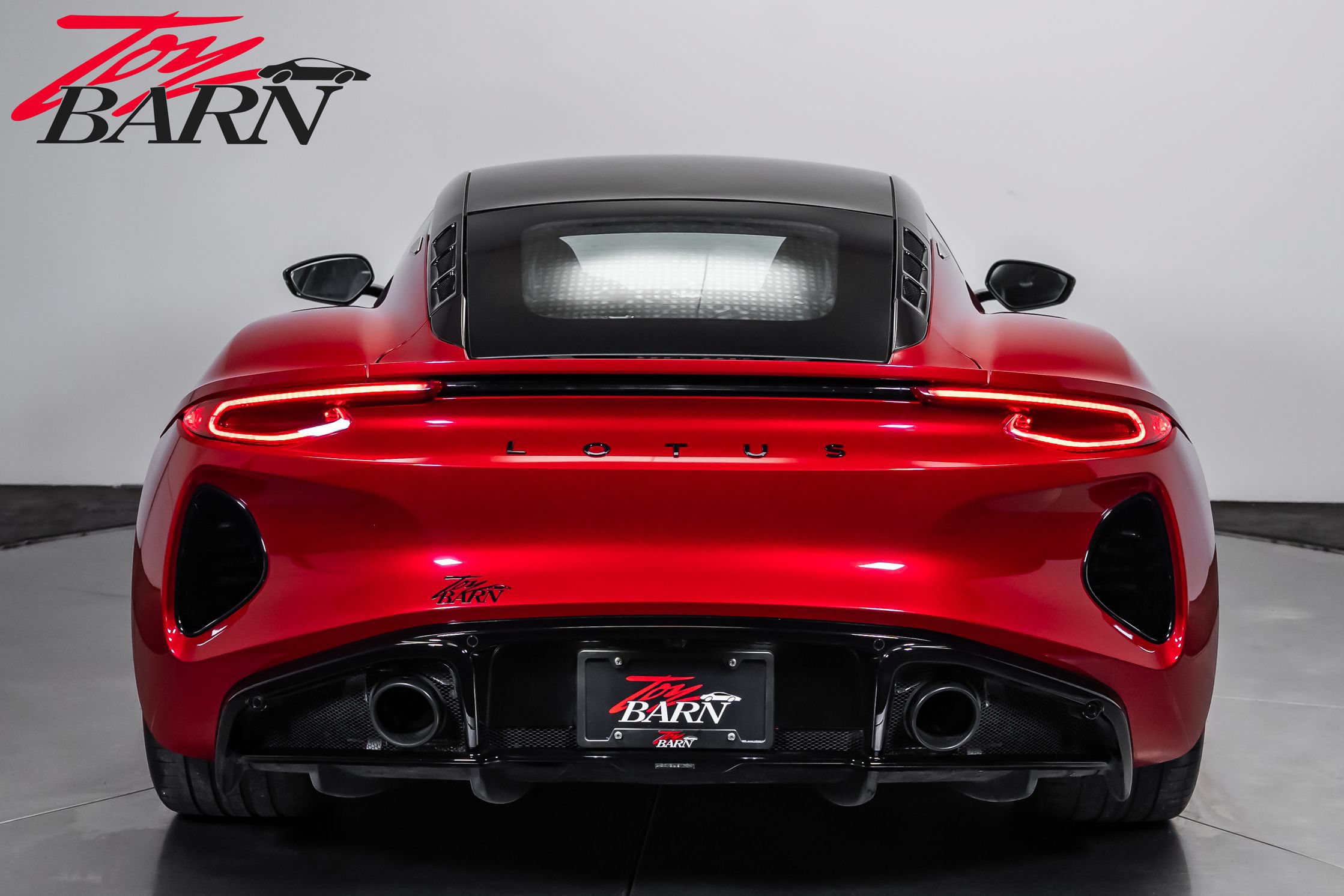 Used 2025 Lotus Emira RWD image 4