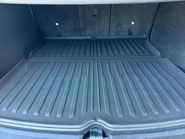 Used 2023 Tesla Model Y Long Range AWD/4WD image 19