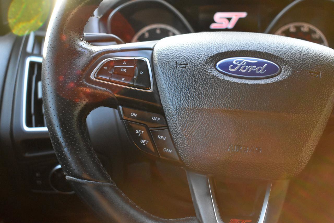 Used 2016 Ford Focus ST FWD image 27