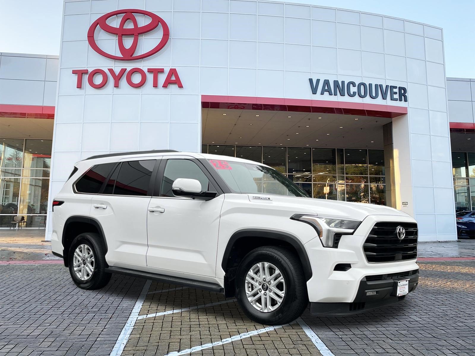 Certified 2025 Toyota Sequoia SR5 AWD/4WD image 1