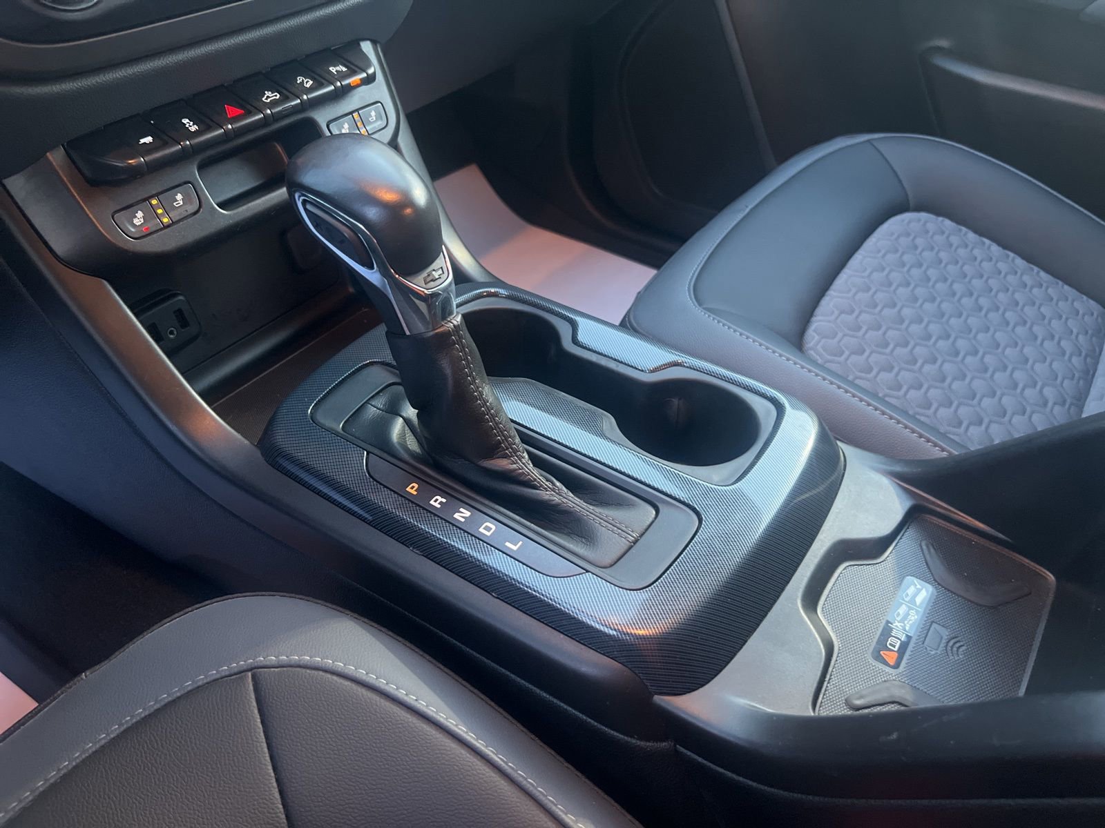 Used 2022 Chevrolet Colorado Z71 w/ Z71 Midnight Edition image 36