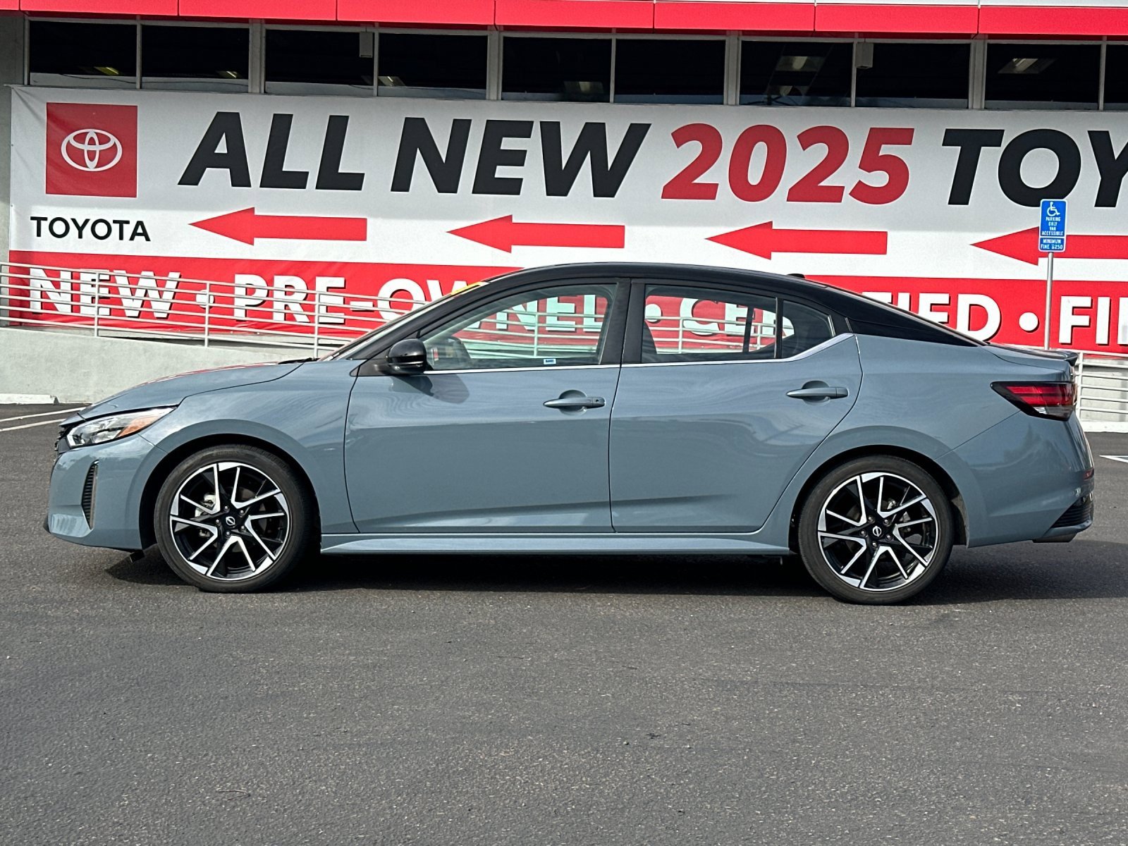 Used 2024 Nissan Sentra SR image 2