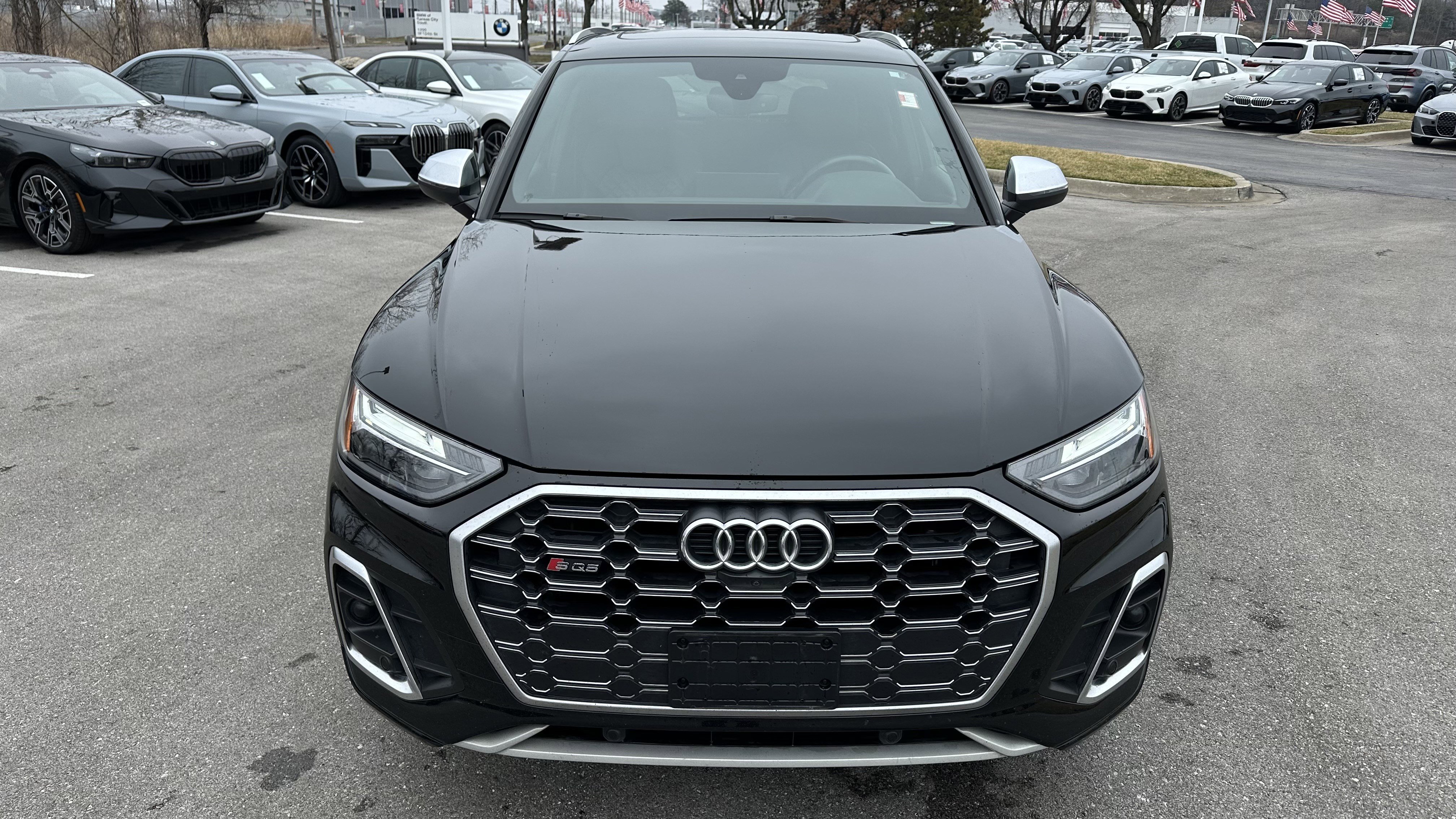 Used 2023 Audi SQ5 Premium Plus w/ Premium Plus Package AWD/4WD image 3