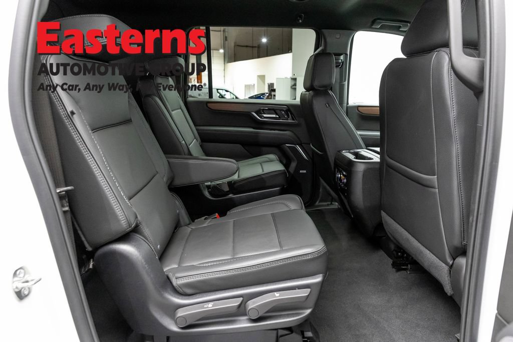 Used 2025 GMC Yukon XL Denali AWD/4WD image 26