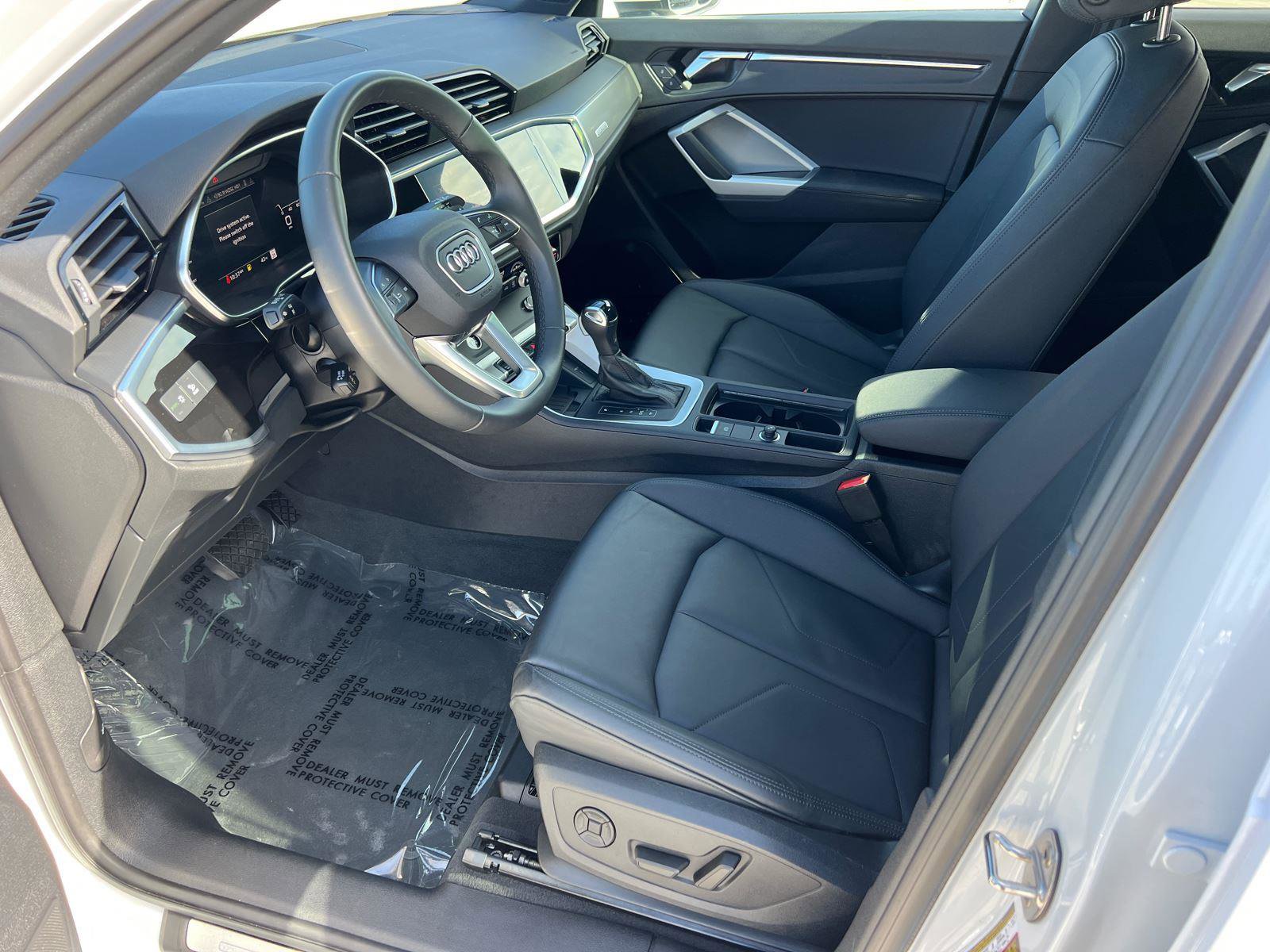 Certified 2025 Audi Q3 2.0T Premium Plus w/ Premium Plus Package image 9