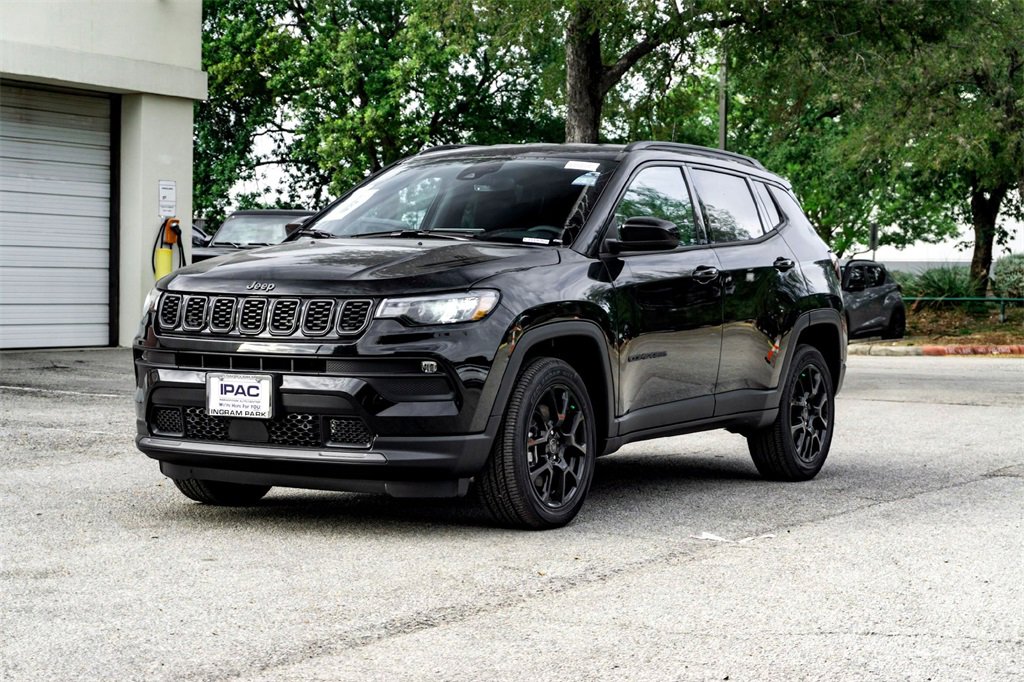 New 2026 Jeep Compass Latitude image 6