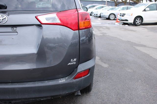 Used 2015 Toyota RAV4 LE AWD/4WD image 40