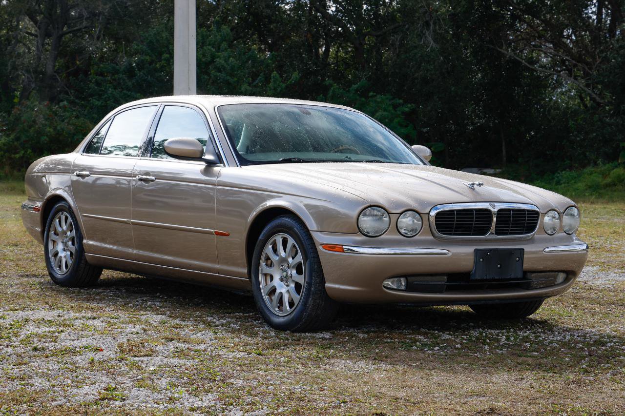 Used 2004 Jaguar XJ8 RWD image 15
