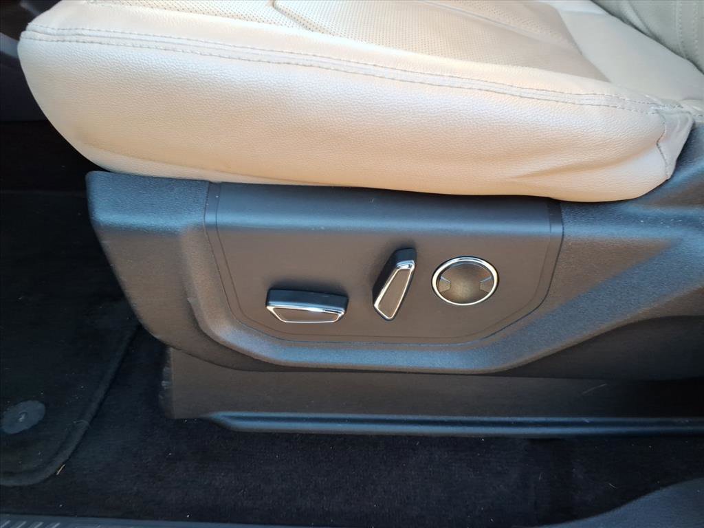 Used 2022 Ford Expedition Max Limited image 9