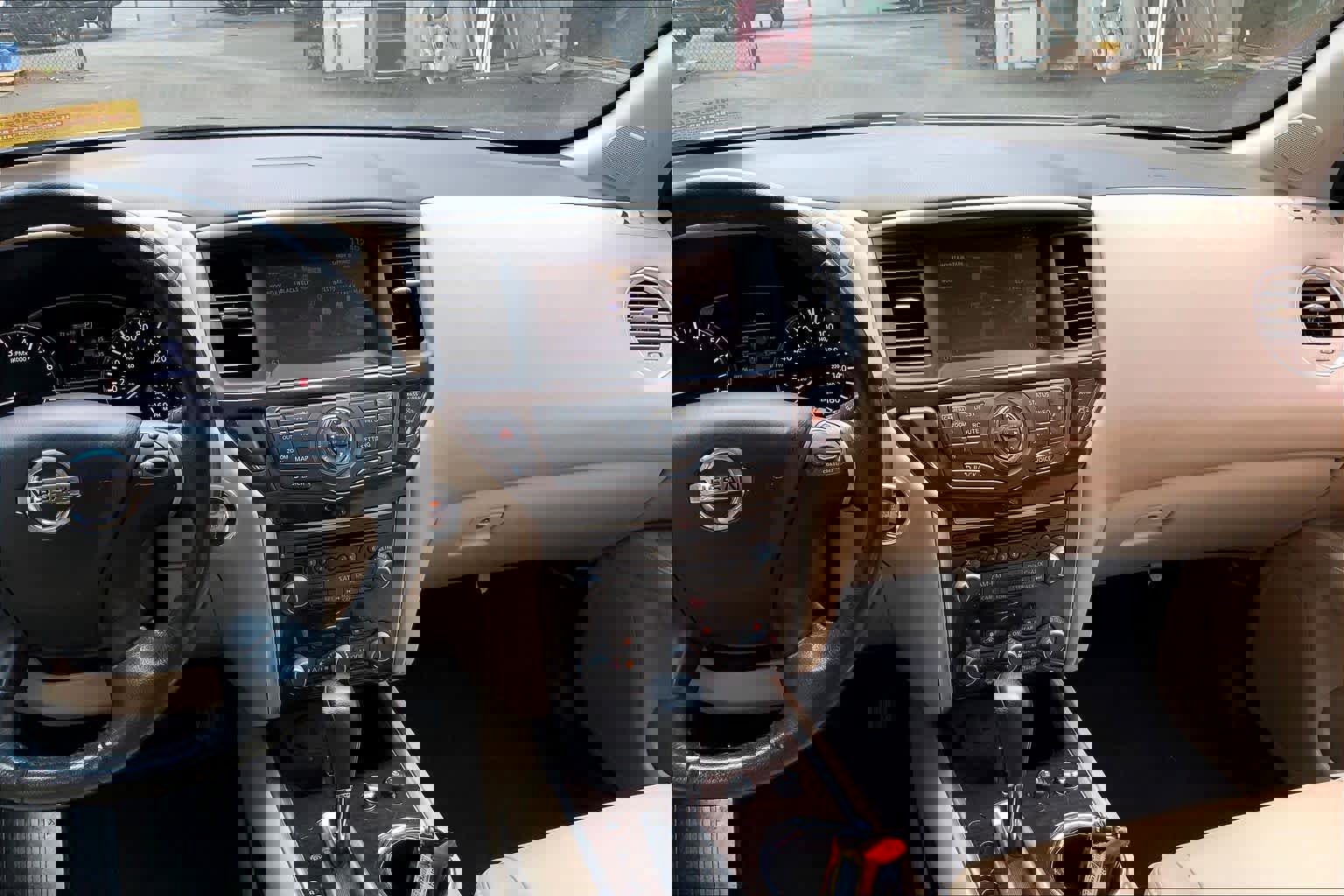 Used 2016 Nissan Pathfinder Platinum w/ Cargo Package image 6