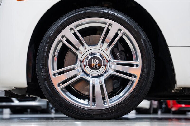 Used 2016 Rolls-Royce Wraith RWD image 12