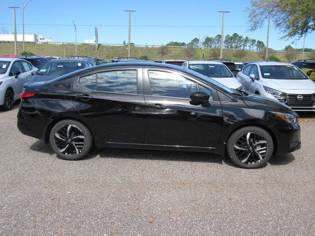 New 2025 Nissan Versa SR w/ Trunk Package FWD image 2