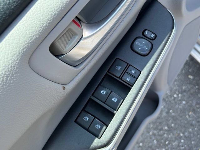 Used 2016 Toyota Camry LE FWD image 12
