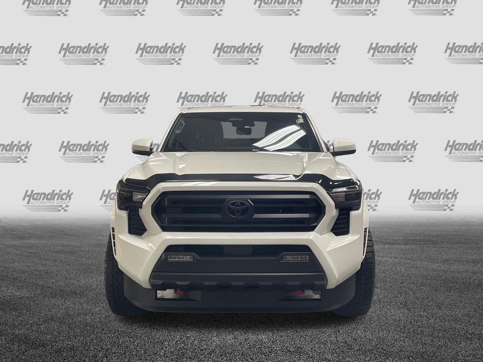 Used 2025 Toyota Tacoma SR5 AWD/4WD image 3