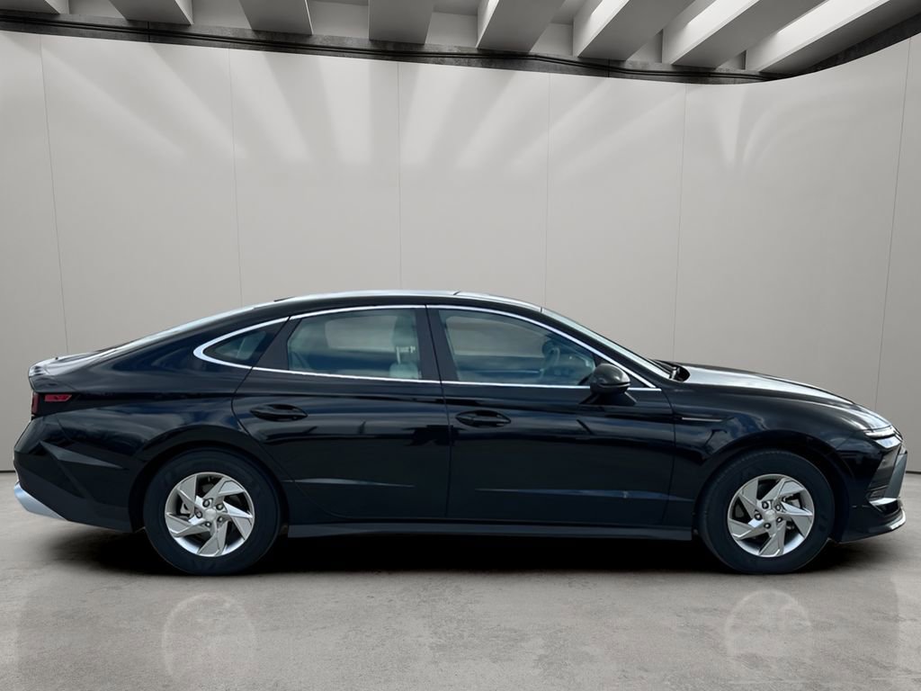 Used 2025 Hyundai Sonata SE image 6