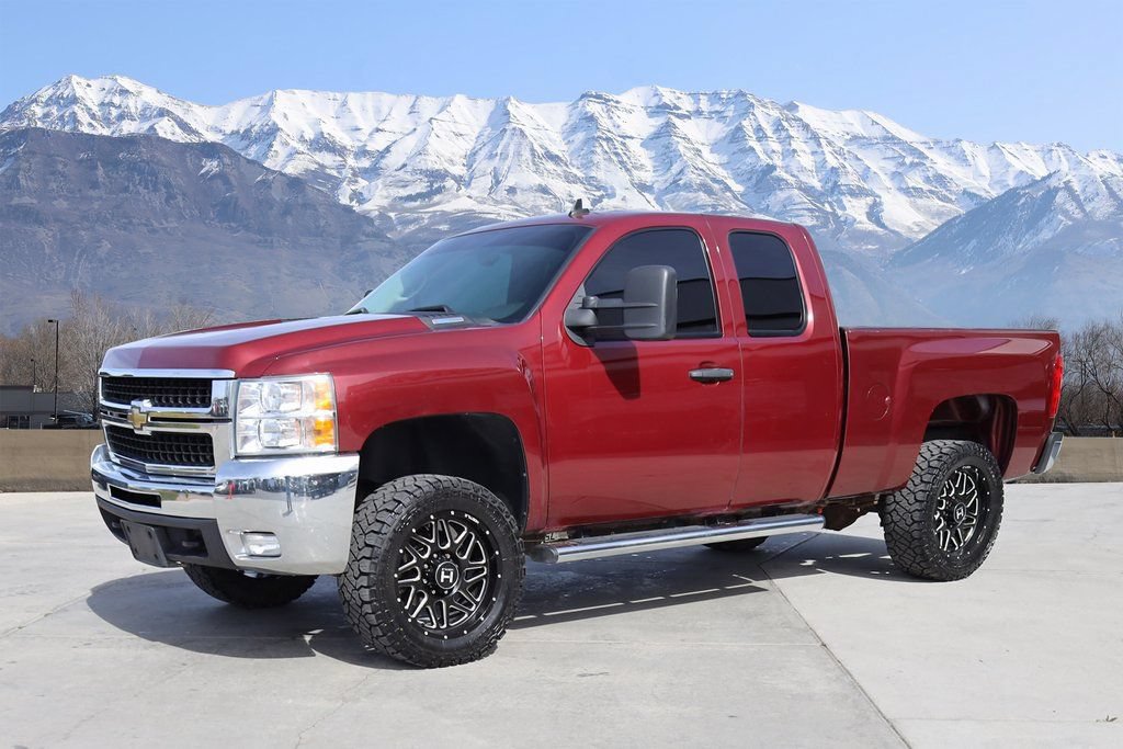 Used 2008 Chevrolet Silverado 2500 LT w/ 1LT Convenience Package AWD/4WD image 1