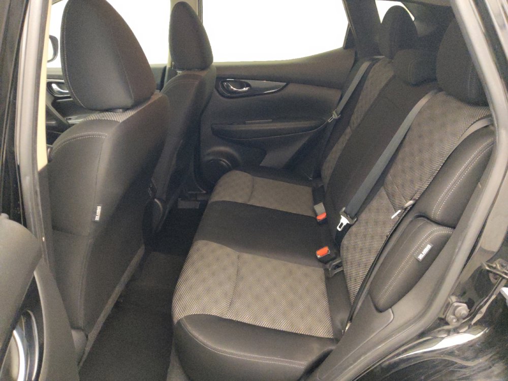 Used 2020 Nissan Rogue Sport SV image 18