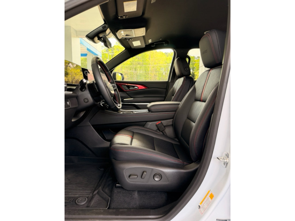 Used 2026 Chevrolet Traverse RS image 21