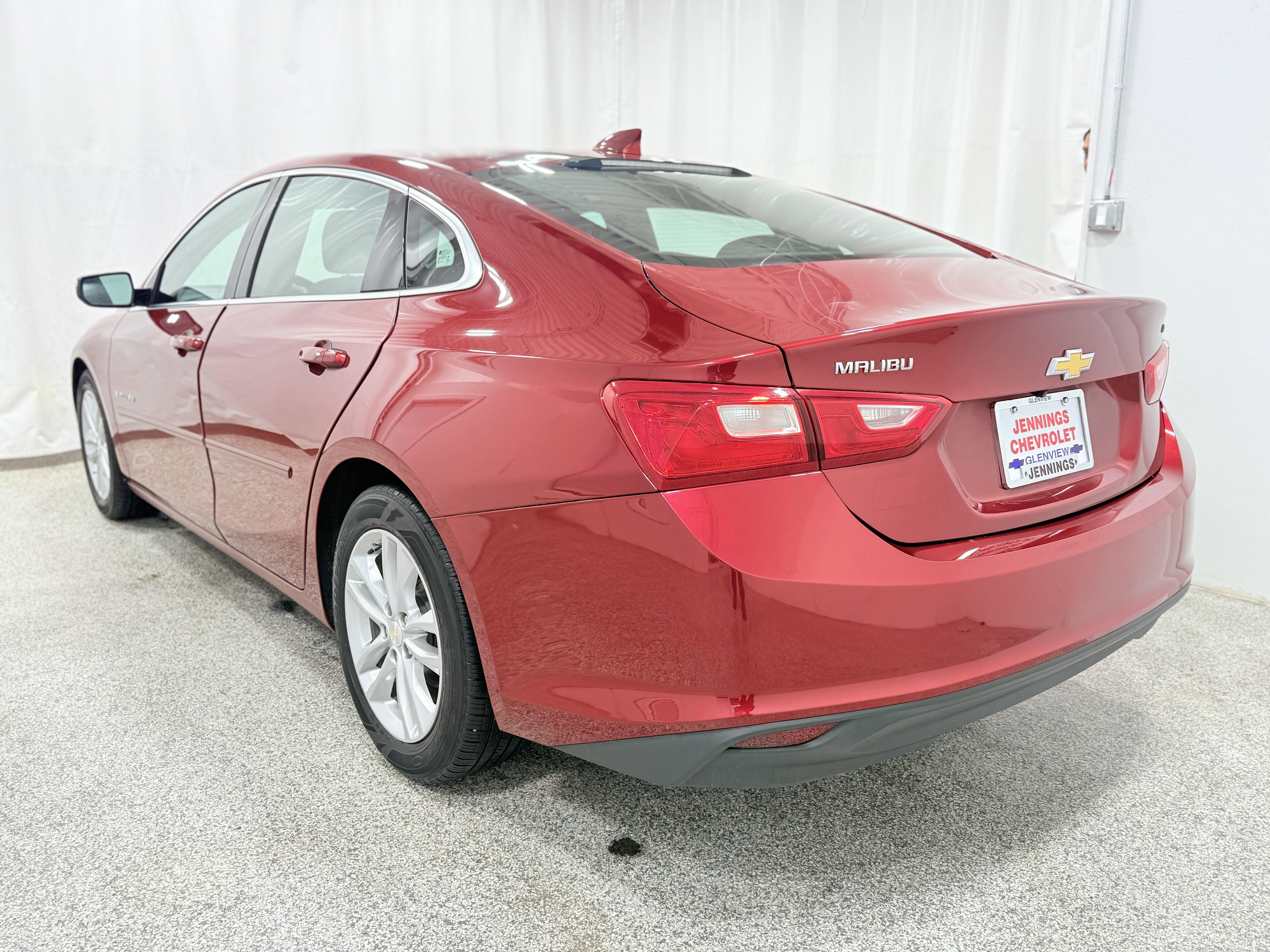Used 2017 Chevrolet Malibu LT image 6