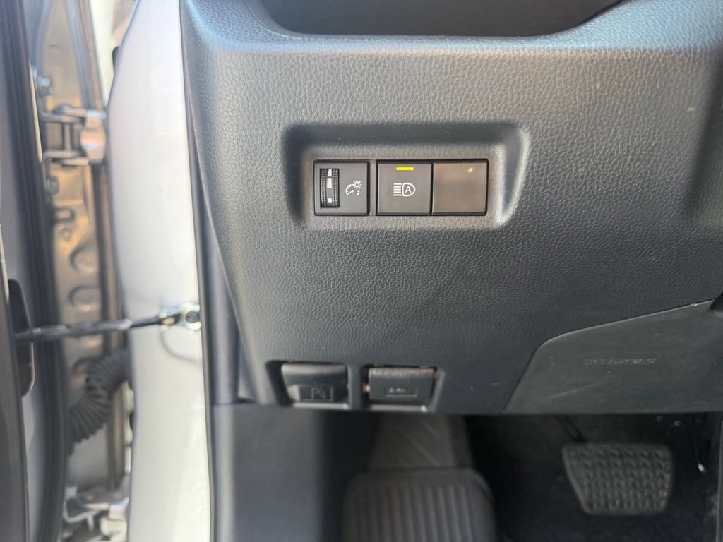 Used 2023 Toyota RAV4 XLE FWD image 16