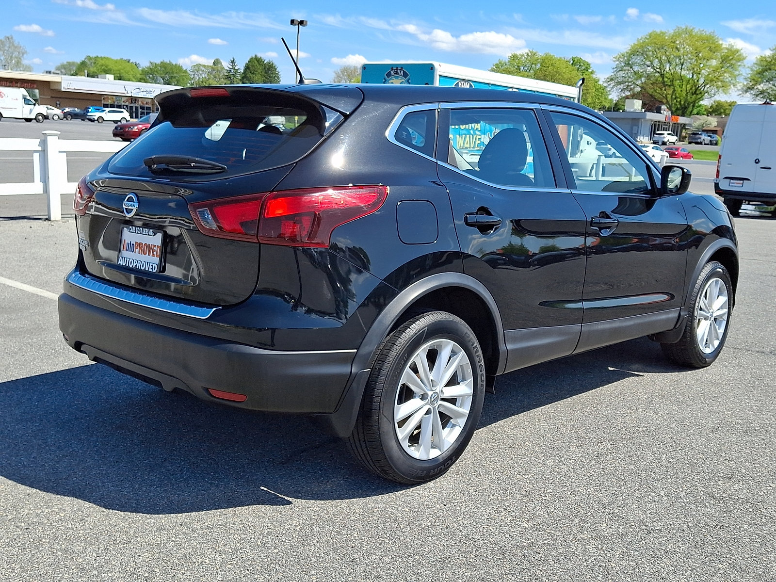 Used 2018 Nissan Rogue Sport S w/ S Appearance Package FWD image 6